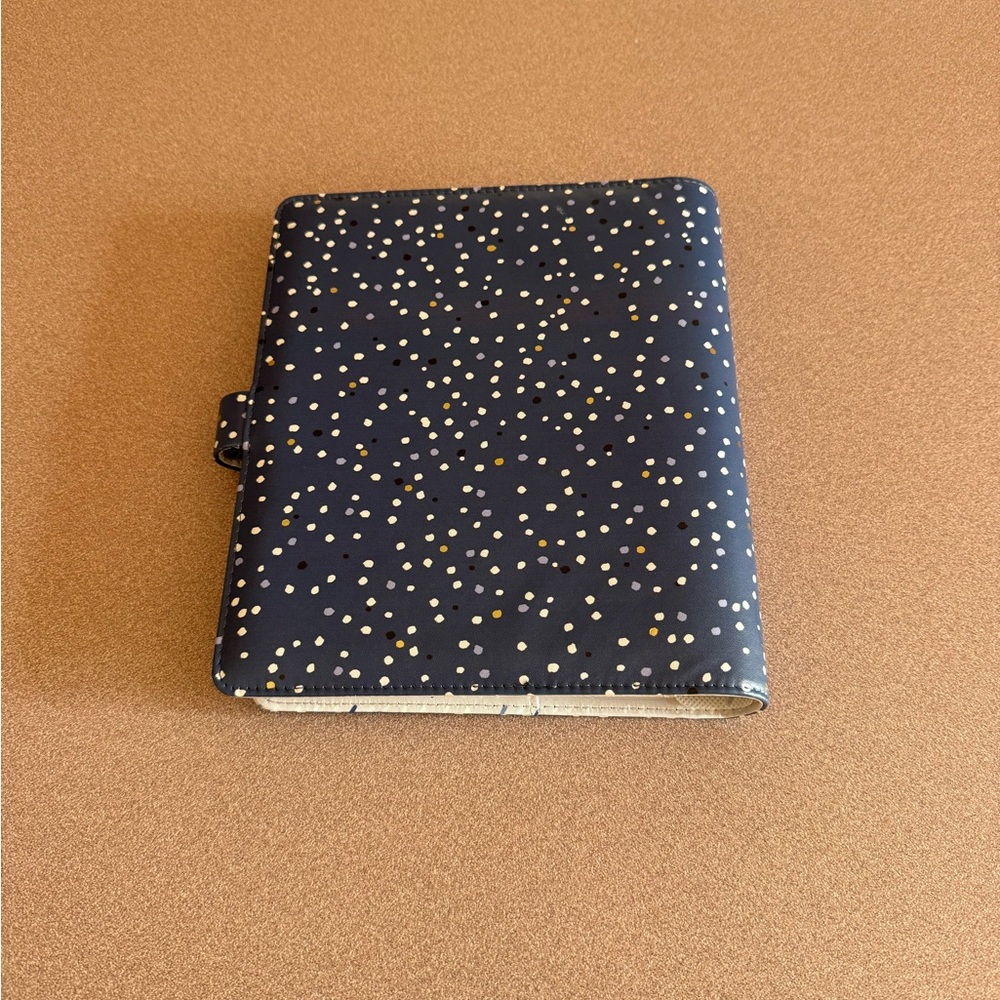 filoFAX Indigo A5 Planner with Polka Dots - Picture 2 of 14